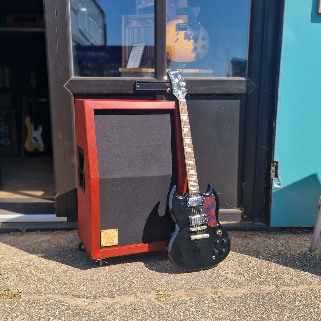 The “Space-Saving” Rig: Why Vertical 2x12 Cabinets are Dominating 2026 - Noisy Hammer
