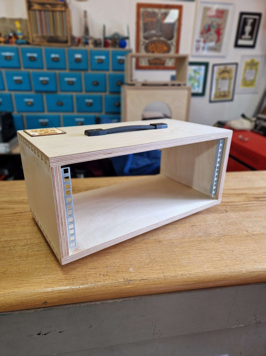 4U Birch Ply Rack Unit Enclosure Headshell image 1