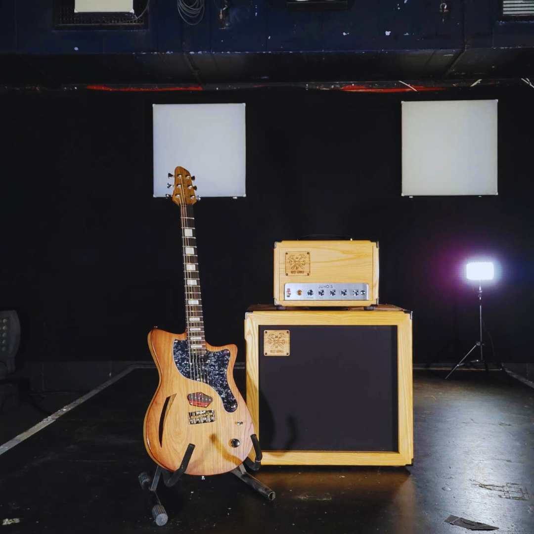 Load video: Juno - Noisy Hammer Valve Guitar Amplifier