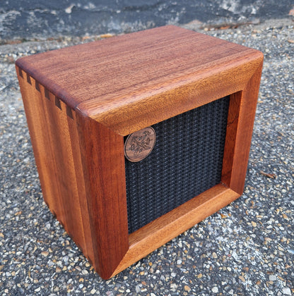 Noisy Hammer - Sapele 1x6" Guitar Speaker Cabinet
